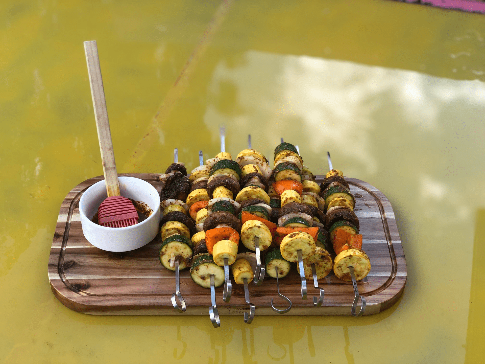 Zavis Green Acacia Wood Serving Rounded Cutting Board With Juice Groove 20" X 11" | Dishwasher Safe - Pantryjoy